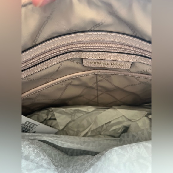 Brand new Michael Kors Jet Set Large Tote-Zip Saffiano Leather Tote with tag. - Picture 8 of 12